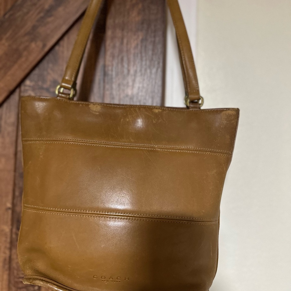 Vintage Leather Coach purse 9098